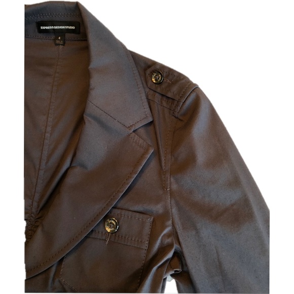 Express - Picture 3 of 7